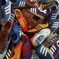 SNEAKERS